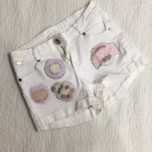 Gorgeous white shorts with jewels and patches😍🤩